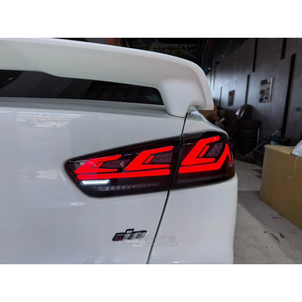 全新 鯊魚頭 FORTIS LANCER IO EVO 翼神 動態呼吸 心電圖版本 LED燻黑 尾燈 後燈