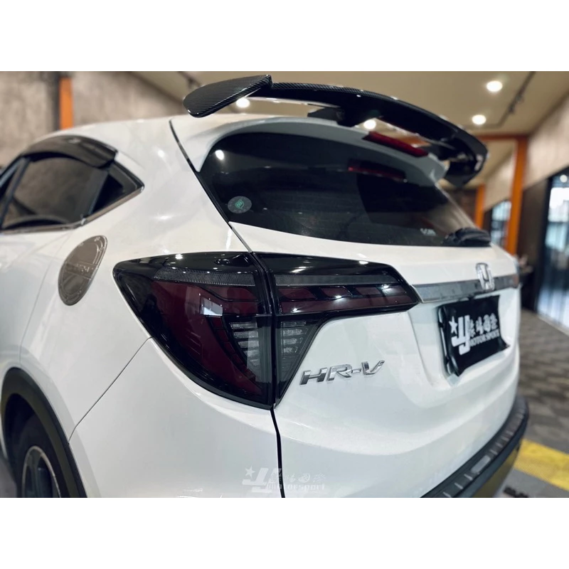 新款 HONDA HRV HR-V 龍麟 燻黑 呼吸動態 LED 光條光柱 流水方向燈 尾燈 後車燈