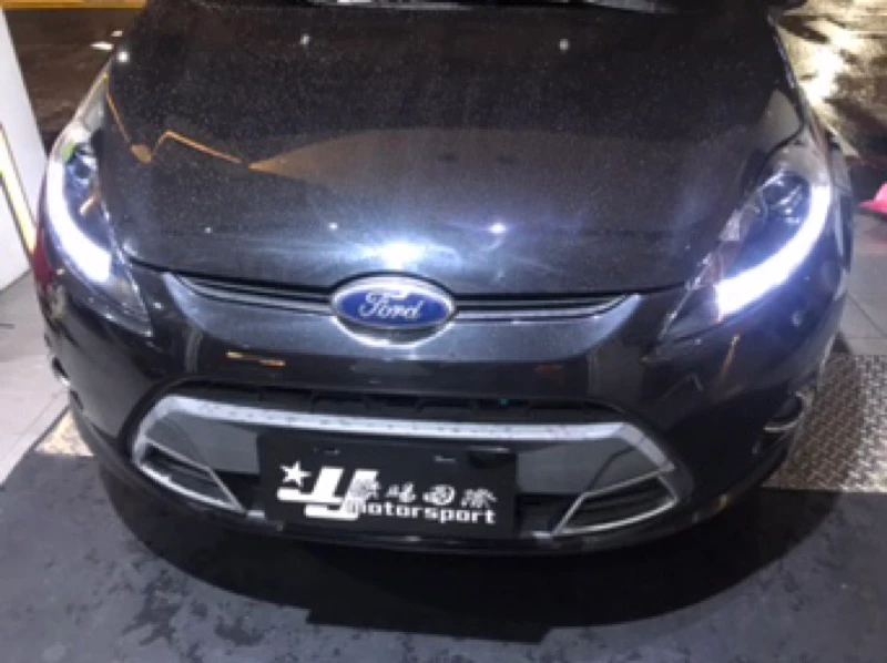 高品質 FORD FIESTA 09 10 11 燈眉 R8 魚眼大燈