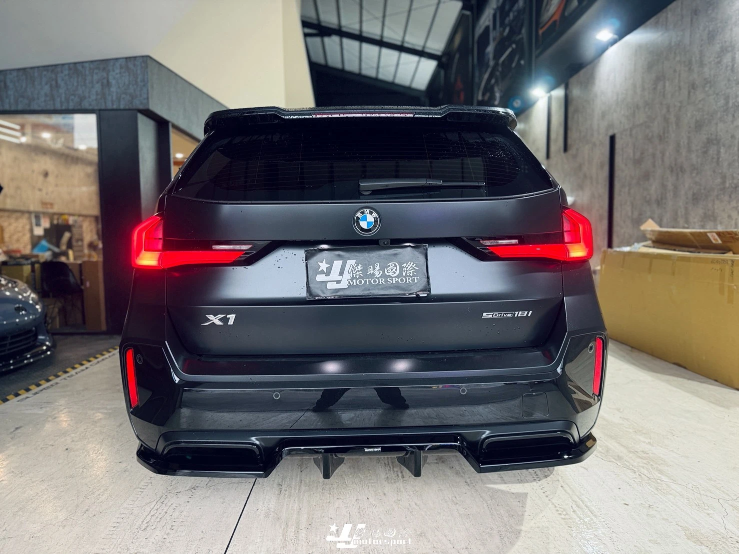 全新 BMW X1 2024- U11 MD Maxton Design 前下巴 側裙 後下巴
