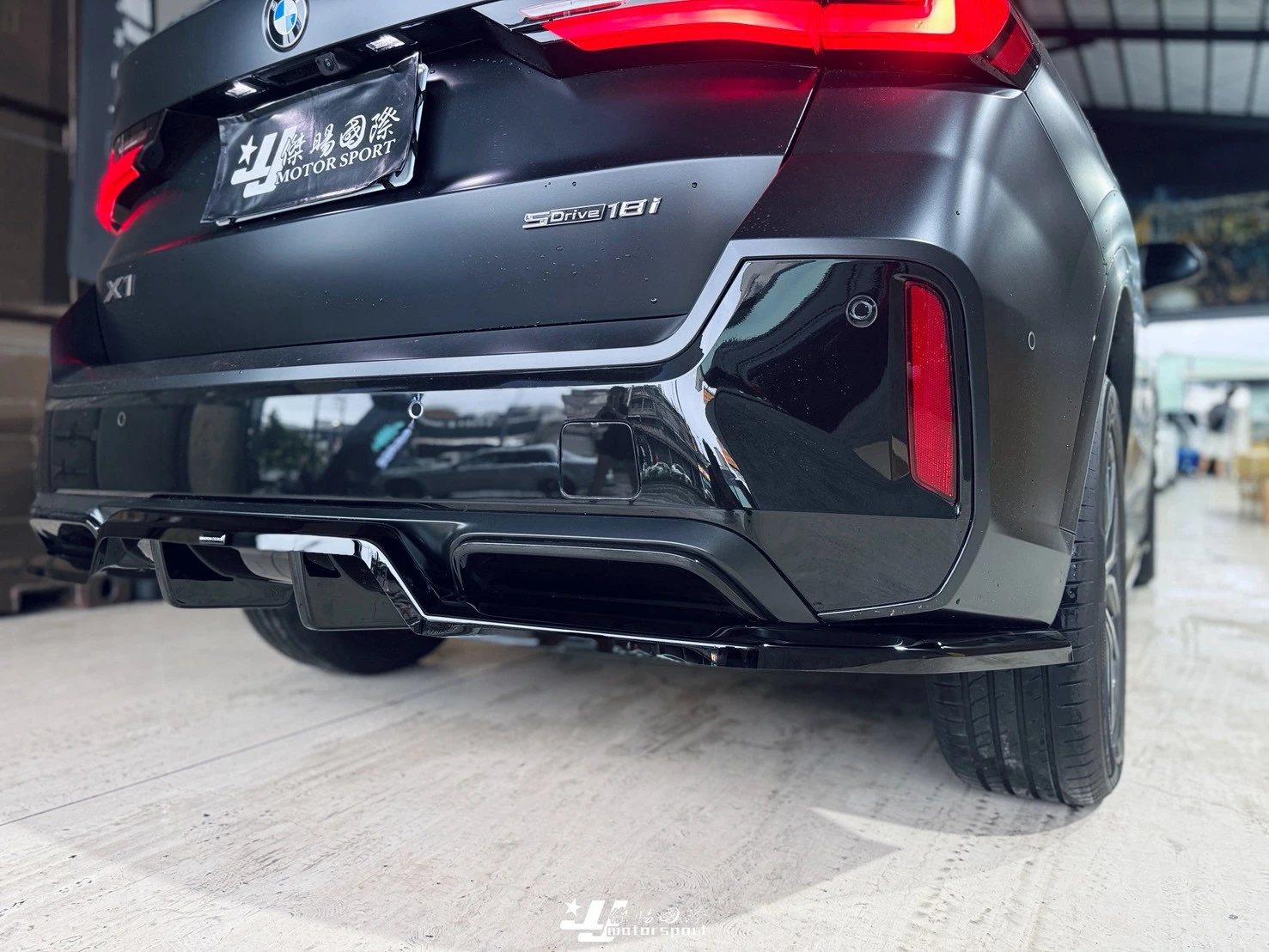 全新 BMW X1 2024- U11 MD Maxton Design 前下巴 側裙 後下巴
