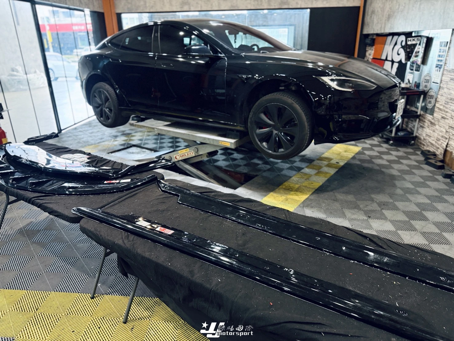 全新 特斯拉 TESLA MODEL S Maxton Design MD 前下巴 側裙 後下巴