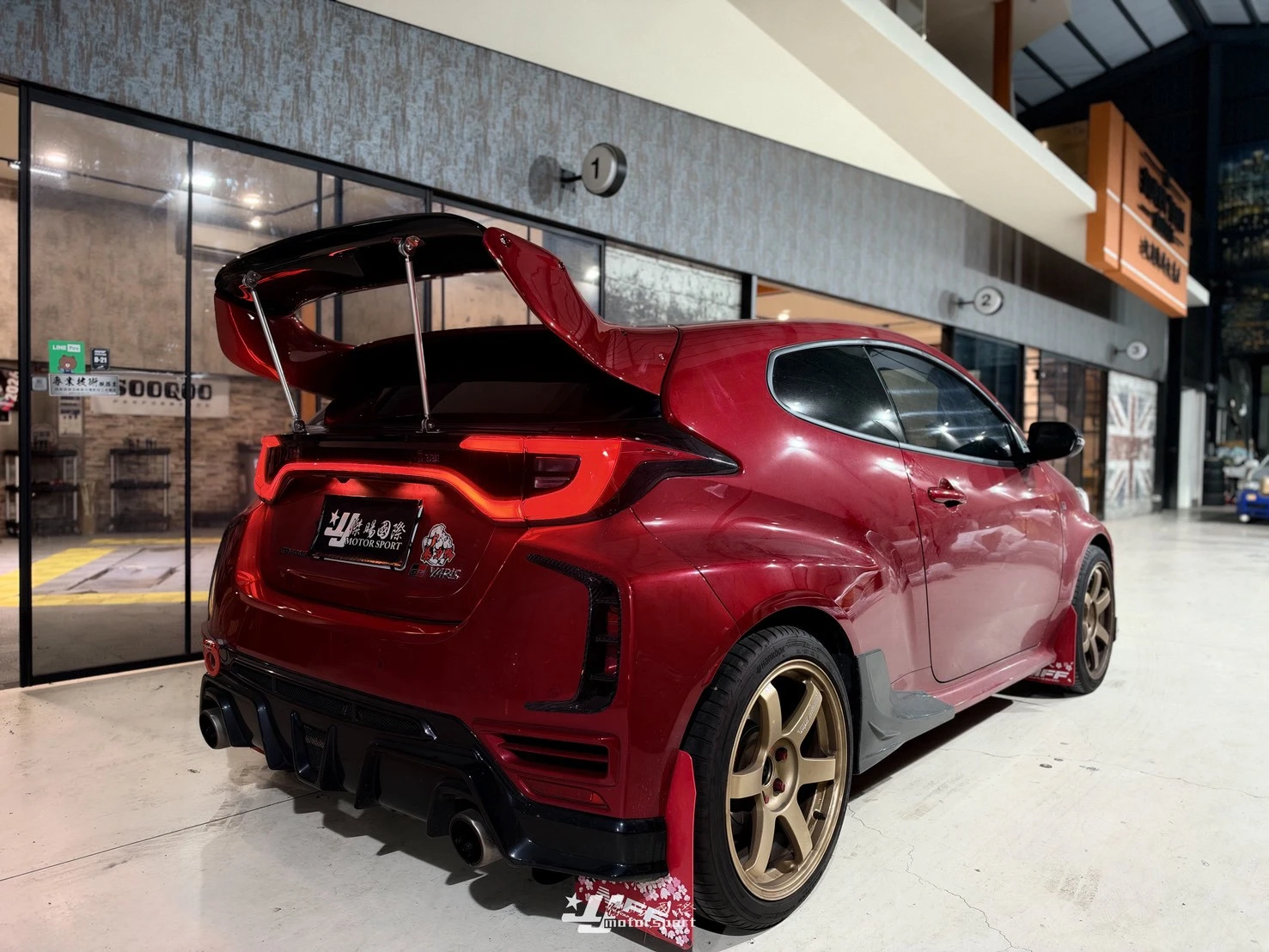 全新 TOYOTA GR YARIS 暴力鴨 二代 正日本 ROCKET BUNNY 火箭兔 尾翼 素材 FRP