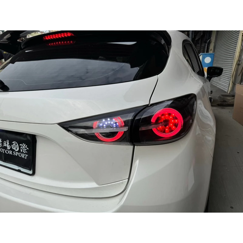 全新 MAZDA3 14 15 16 17 18 年 5門 5D 專用 跑馬方向燈 LED 光柱 尾燈