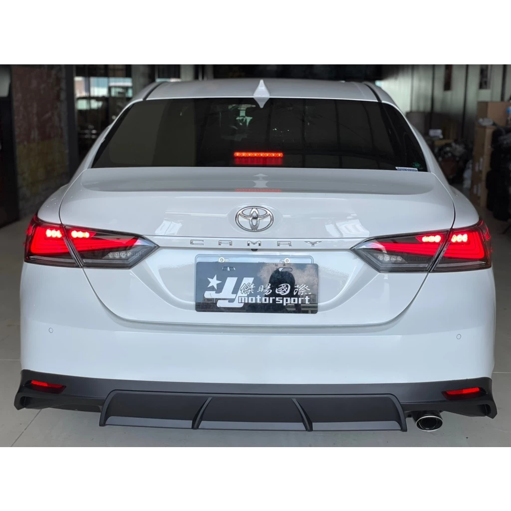 全新 CAMRY 17 18 19 20 21 8代 8.5代 LEXUS樣式 3代 流水方向燈 含定位燈 尾燈