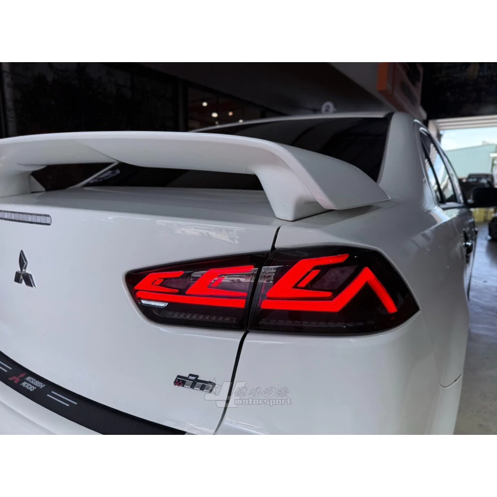 全新 鯊魚頭 FORTIS LANCER IO EVO 翼神 動態呼吸 心電圖版本 LED燻黑 尾燈 後燈