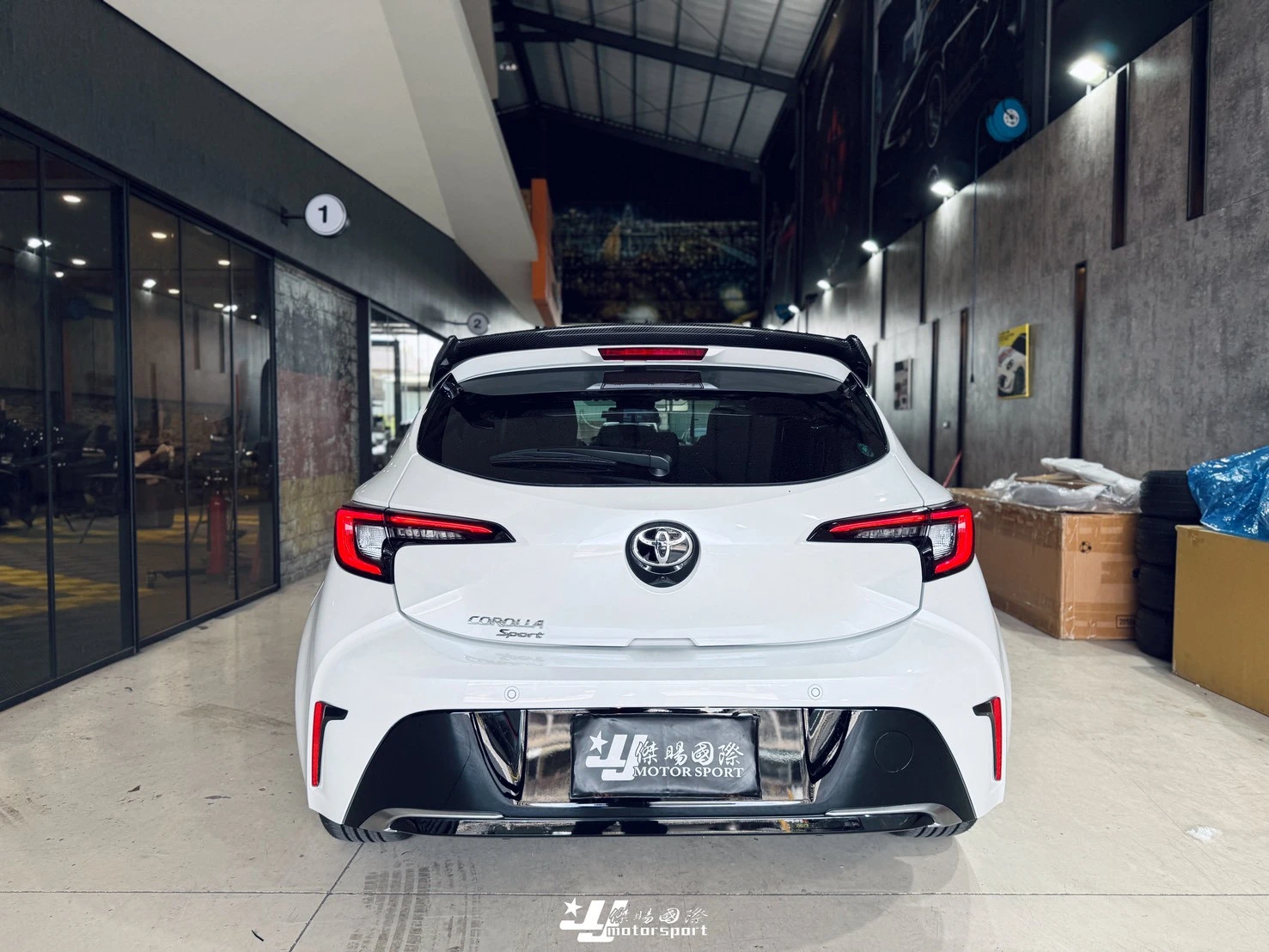 全新 TOYOTA AURIS COROLLA SPORT 碳纖維 卡夢 尾翼 後擾流