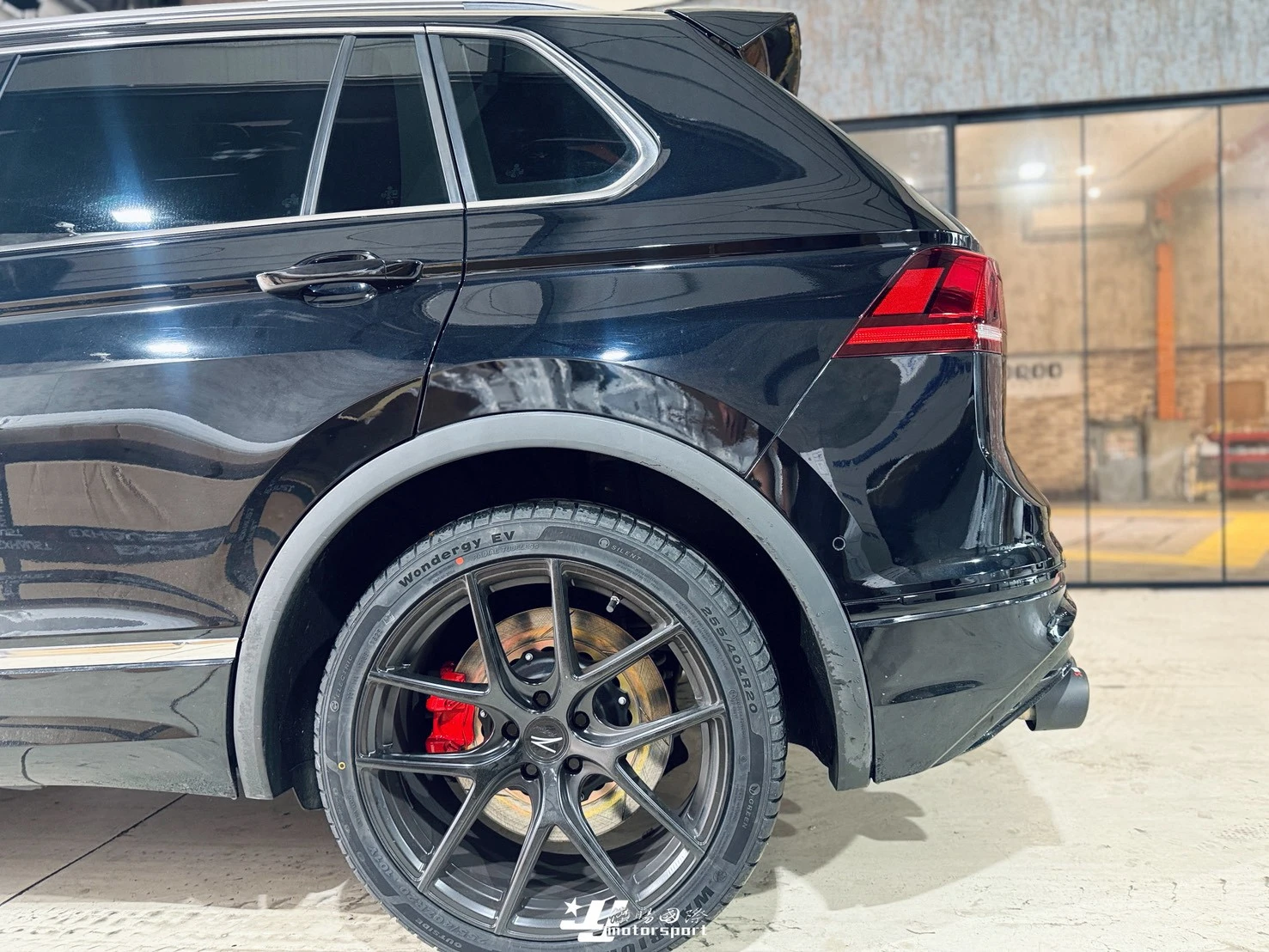  TIGUAN 2023- HHC BRAKES 劃線實心碟 煞車盤 後加大碟 370mm (金屬油管另購)