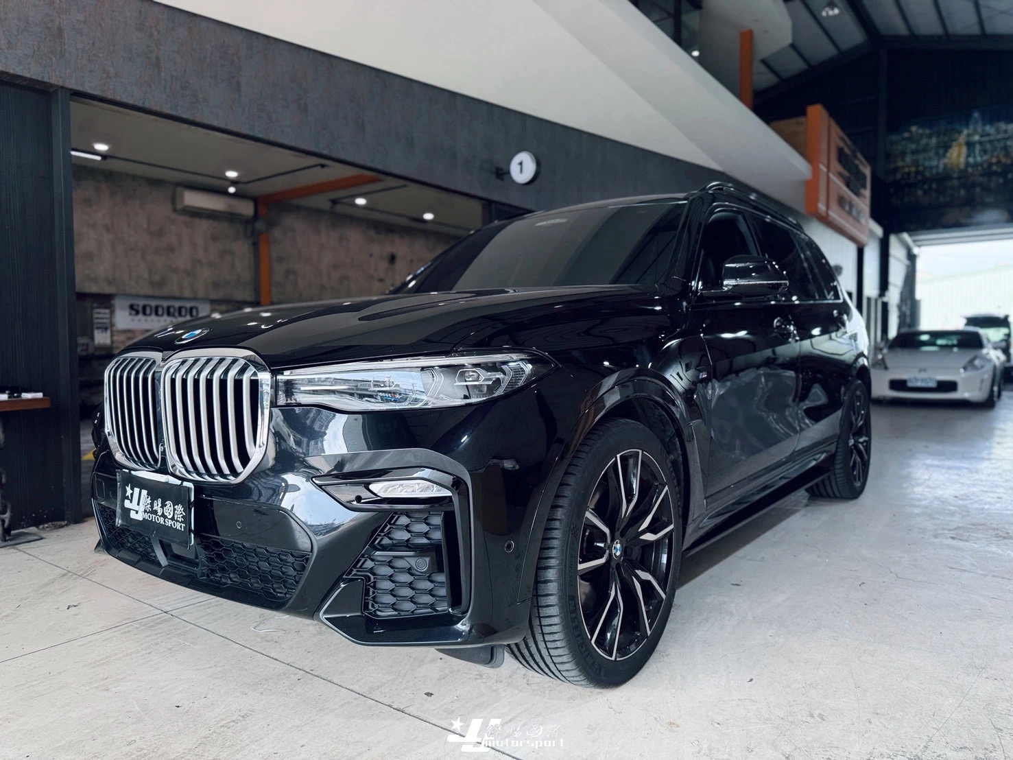 全新 寶馬 BMW G07 X7 電動側踏板 伸縮 登車踏板 車側踏版 側踏板 防滑