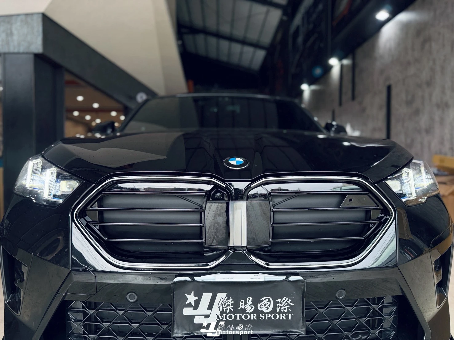全新 寶馬 BMW X2 U10 2024 25 26 M款 亮黑 發光 中網 水箱罩 鼻頭