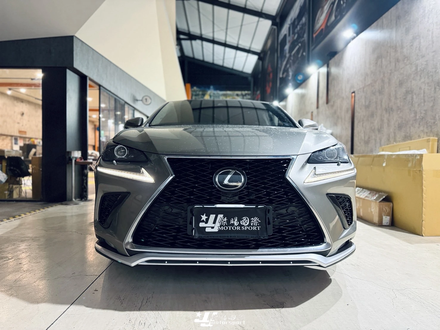 全新 LEXUS NX200 NX 2018 2019 亮黑 類F-SPORT 水箱罩 霧燈框 前下巴