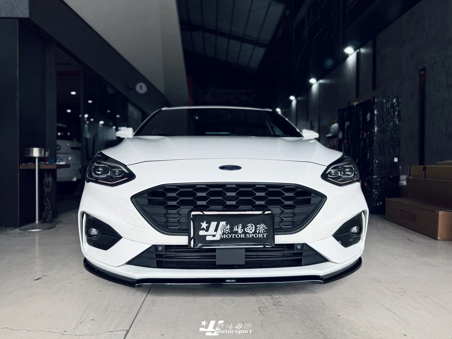 新 福特 FOCUS MK4 ST-LINE MD Maxton Design V.3 亮黑 前下巴