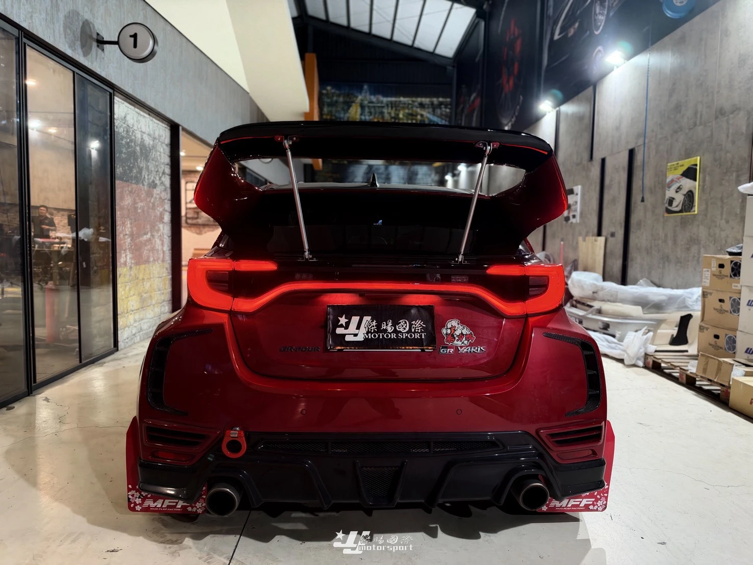 全新 TOYOTA GR YARIS 暴力鴨 二代 正日本 ROCKET BUNNY 火箭兔 尾翼 素材 FRP