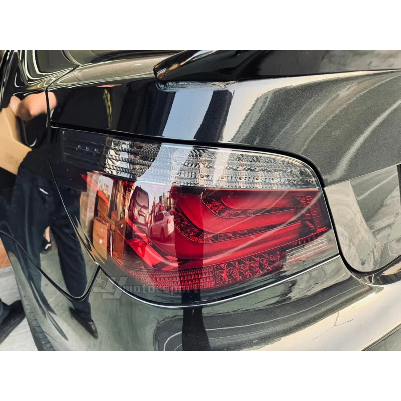 BMW 寶馬 E60 03 04 05 06 年 紅黑 紅白 薰黑 光條 版 全LED 尾燈