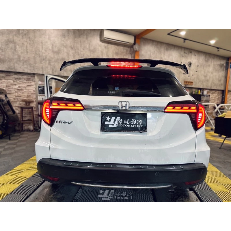 新款 HONDA HRV HR-V 龍麟 燻黑 呼吸動態 LED 光條光柱 流水方向燈 尾燈 後車燈