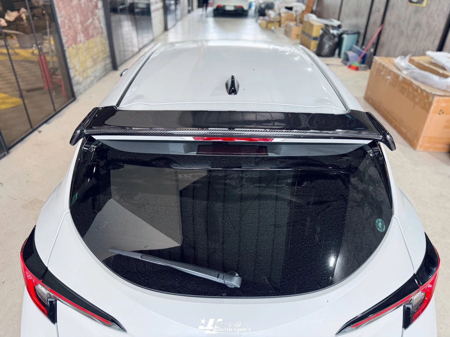 全新 TOYOTA AURIS COROLLA SPORT 碳纖維 卡夢 尾翼 後擾流