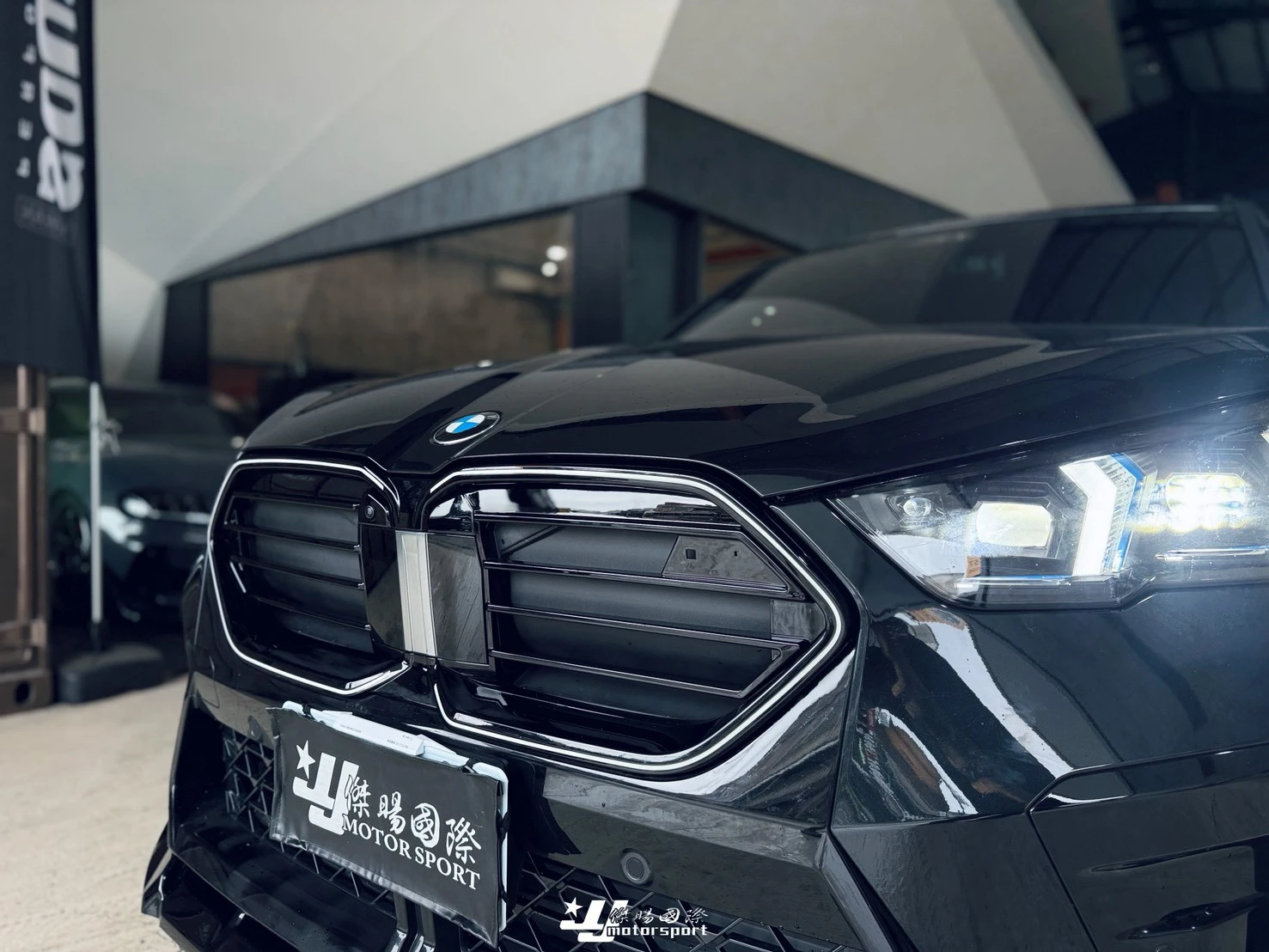 全新 寶馬 BMW X2 U10 2024 25 26 M款 亮黑 發光 中網 水箱罩 鼻頭