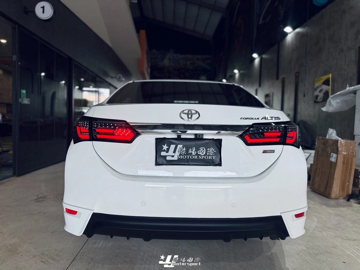全新 ALTIS 11代 11.5代 2014 2015 16 17 18 年 序列式方向燈 黑框 紅光條 LED光柱 尾燈