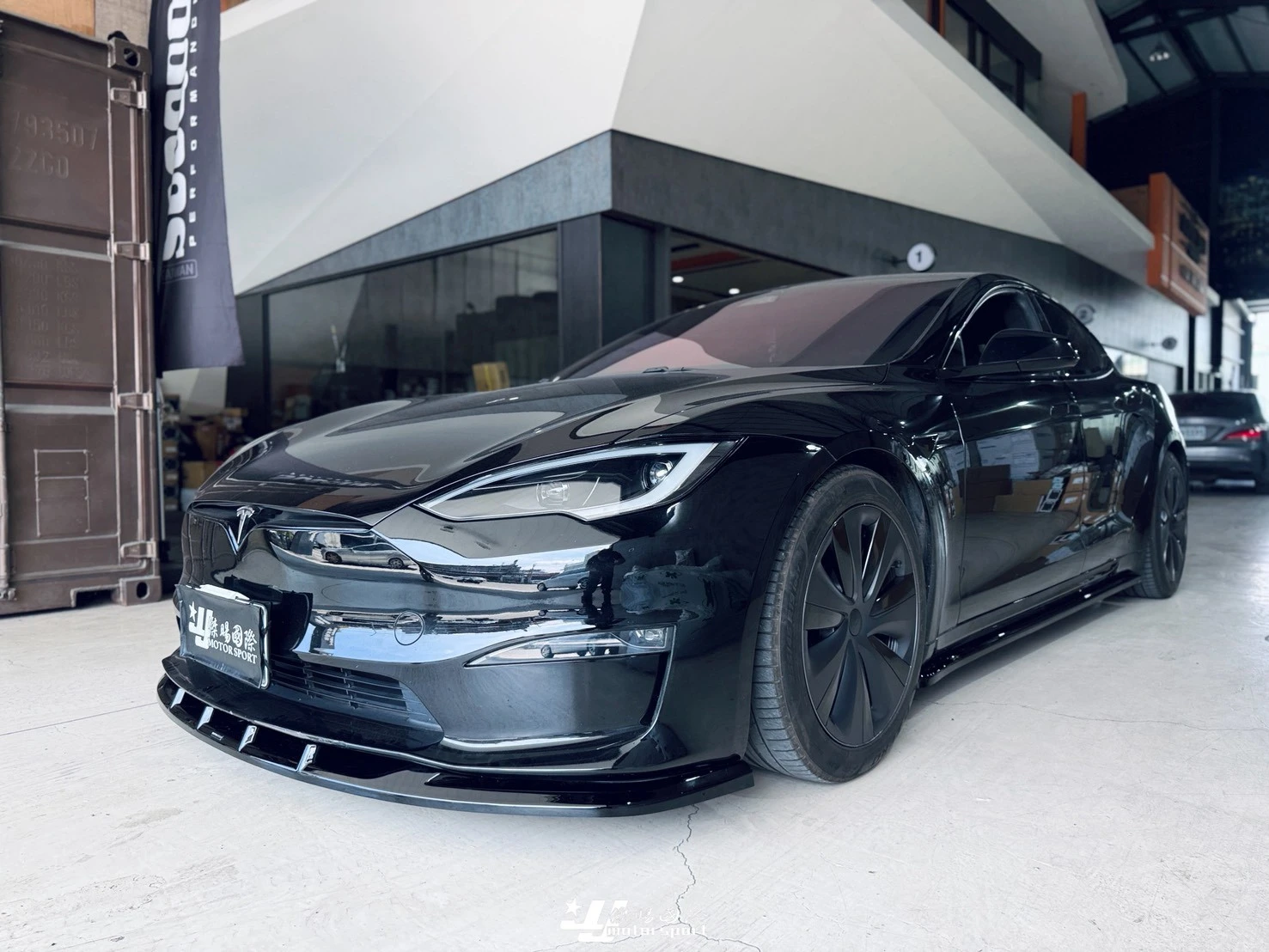 全新 特斯拉 TESLA MODEL S Maxton Design MD 前下巴 側裙 後下巴