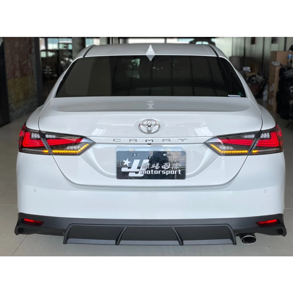 全新 CAMRY 17 18 19 20 21 8代 8.5代 LEXUS樣式 3代 流水方向燈 含定位燈 尾燈