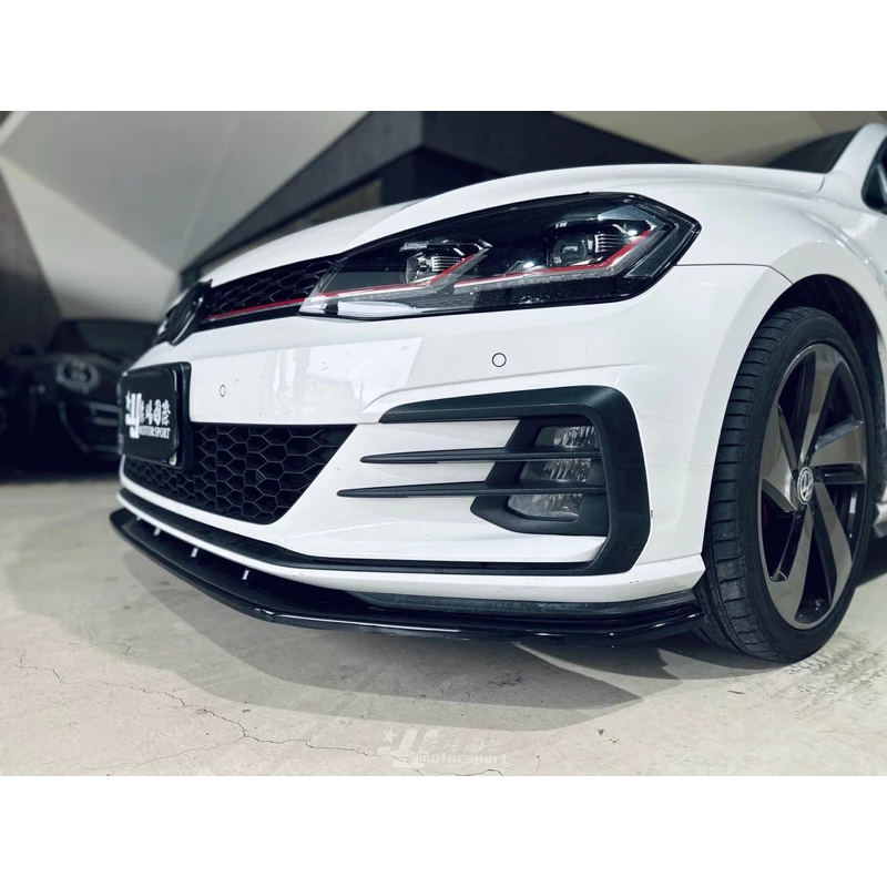 全新 VW 福斯 GOLF 7.5 GOLF7.5 GTI 專用 TCR 式樣 前下巴 空力套件
