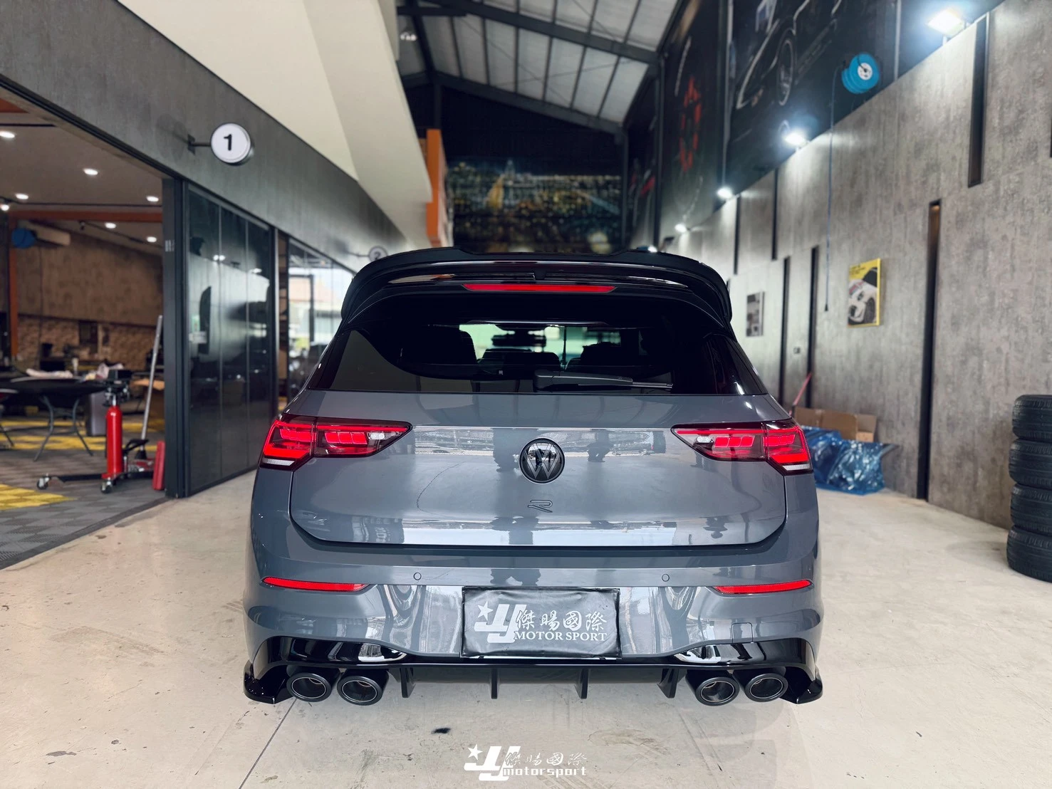 全新 福斯 GOLF 8.5 8.5代 R 短版 專用 MD Maxton Design V.8 亮黑 包角