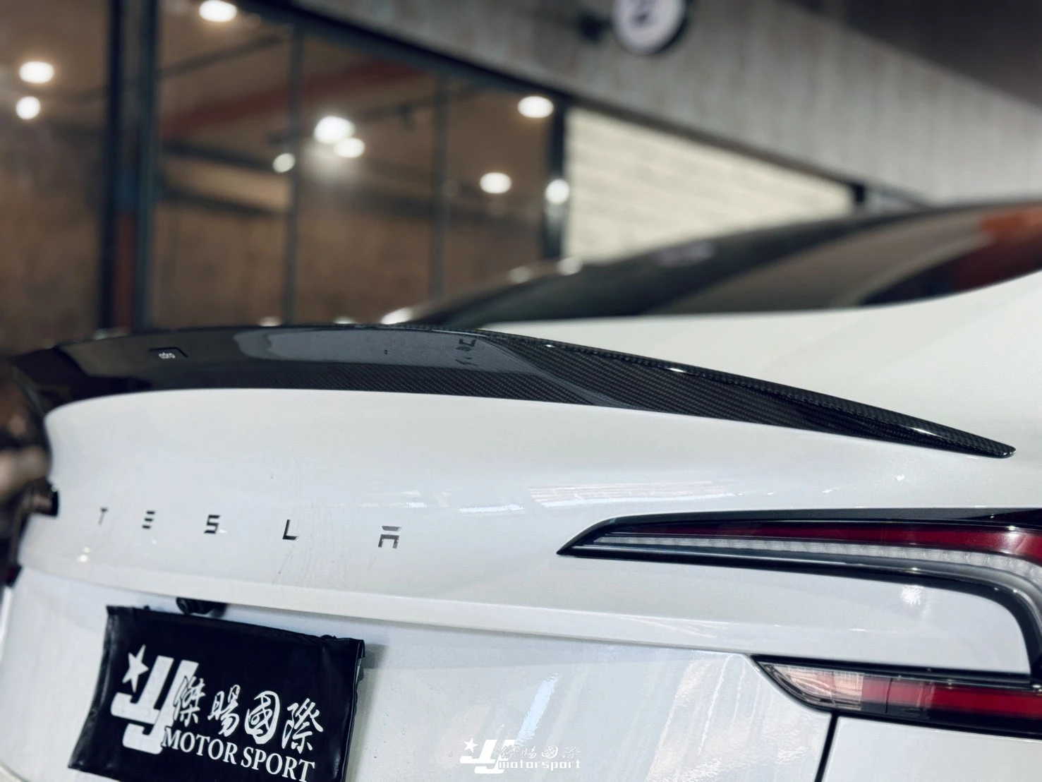 全新 特斯拉 TESLA MODEL3 MODEL 3 煥新3 正 ADRO 乾式碳纖維 乾碳 尾翼