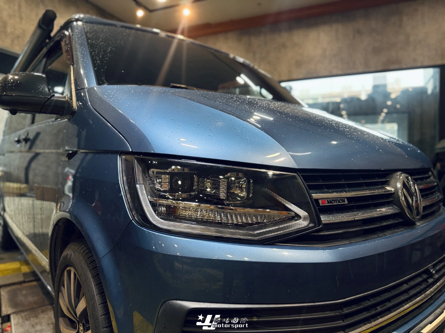 全新 福斯 VW T6 15 16 17年 黑框 晶鑽 R8燈眉 光條 魚眼 大燈 T6大燈 車燈