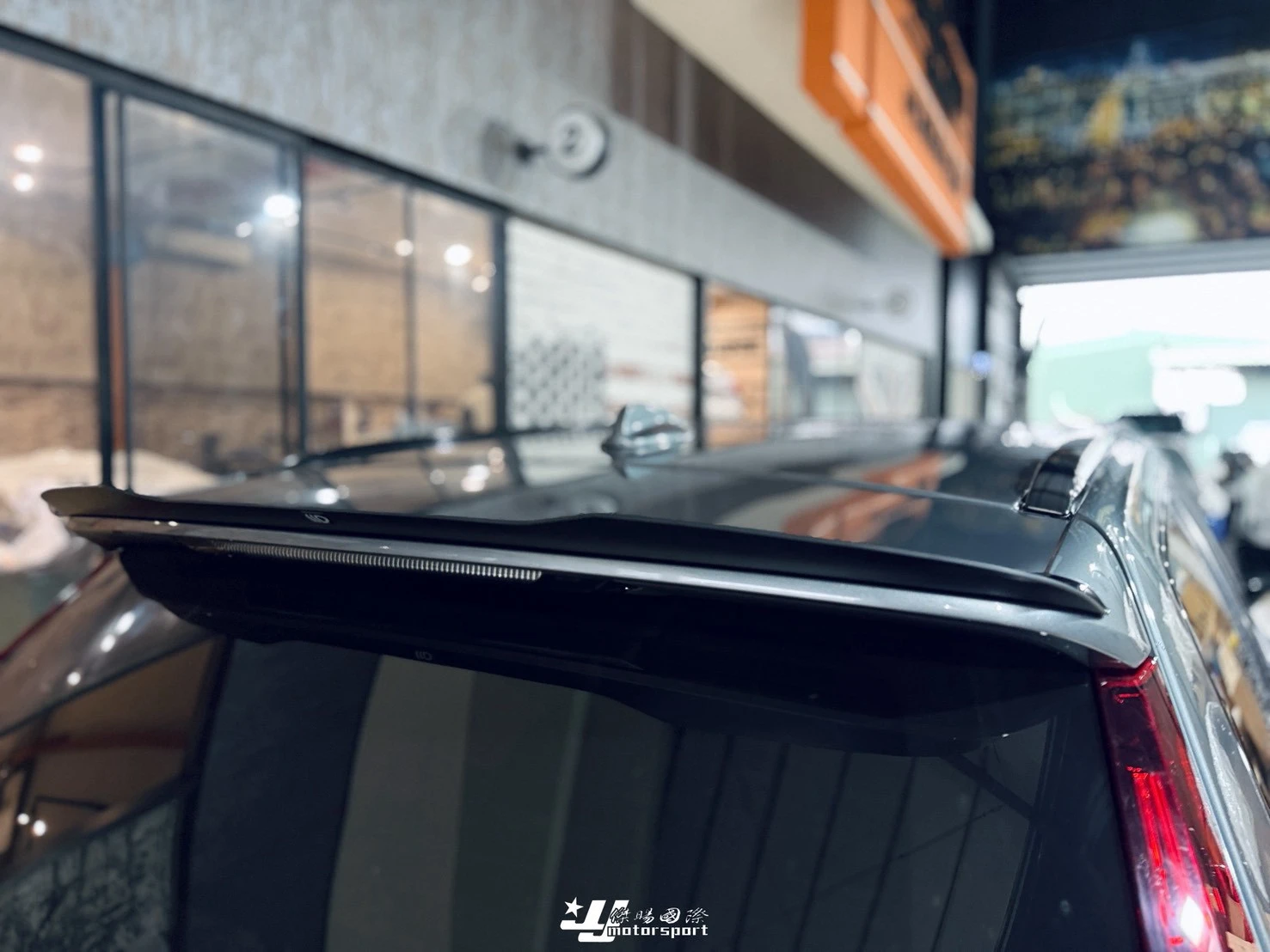 全新 VOLVO V60 旅行車 24 25 2024 2025 - MD MAXTON 亮黑 尾翼