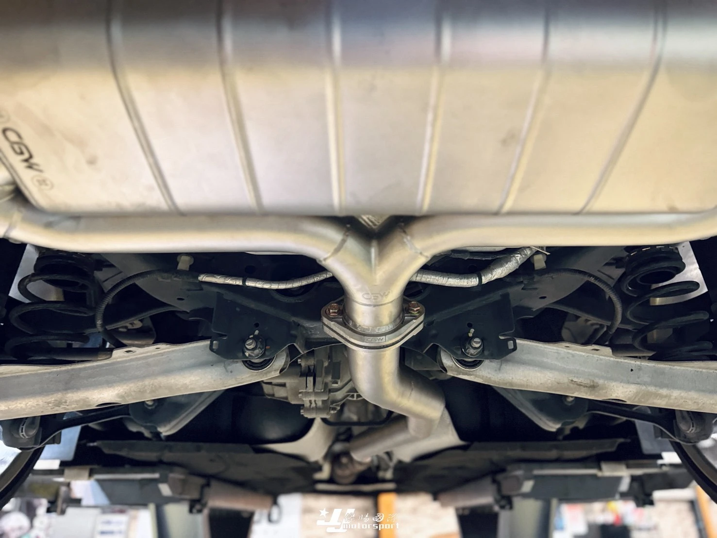 全新 FORD KUGA MK3 2020-2024 升級 CGW 中尾段 含電控閥門 四出鍛碳尾飾管 排氣管