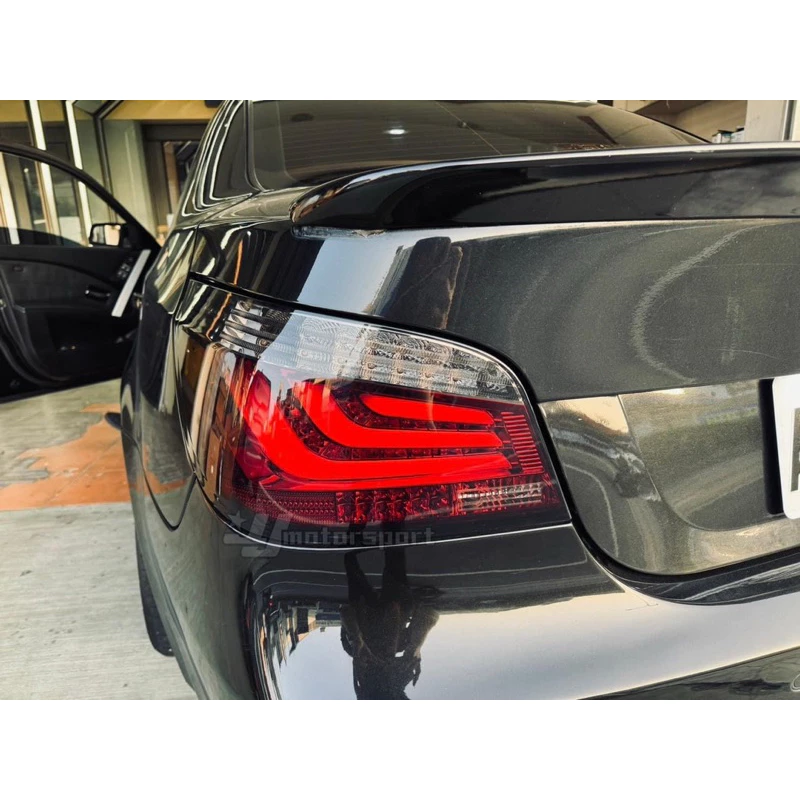 BMW 寶馬 E60 03 04 05 06 年 紅黑 紅白 薰黑 光條 版 全LED 尾燈