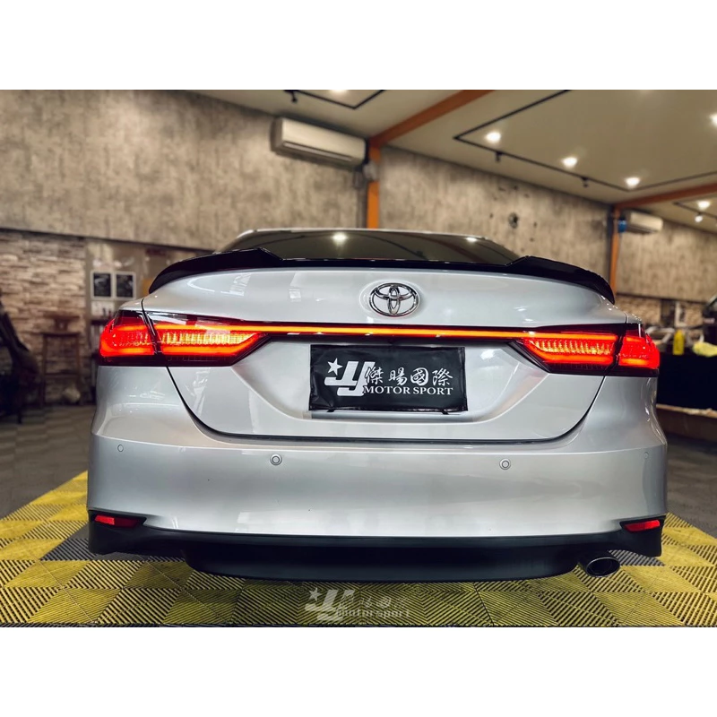 全新 CAMRY 2018 2019 18 19年 8代 專用 刀鋒 亮黑 尾翼 含烤漆