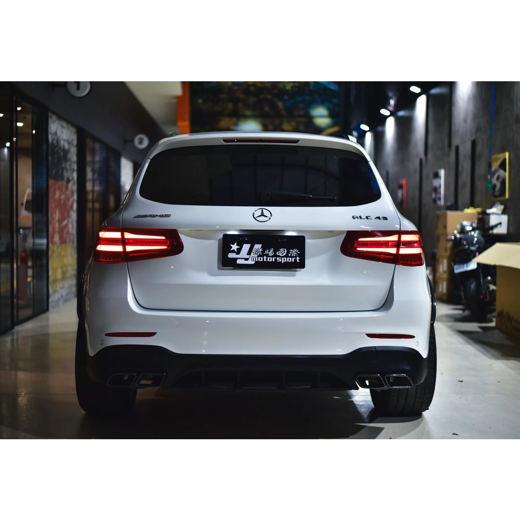 賓士 BENZ GLC43 suv 升級 GLC63 前保桿 亮黑水箱罩 後下巴 亮黑四出尾飾管 輪弧 素材價