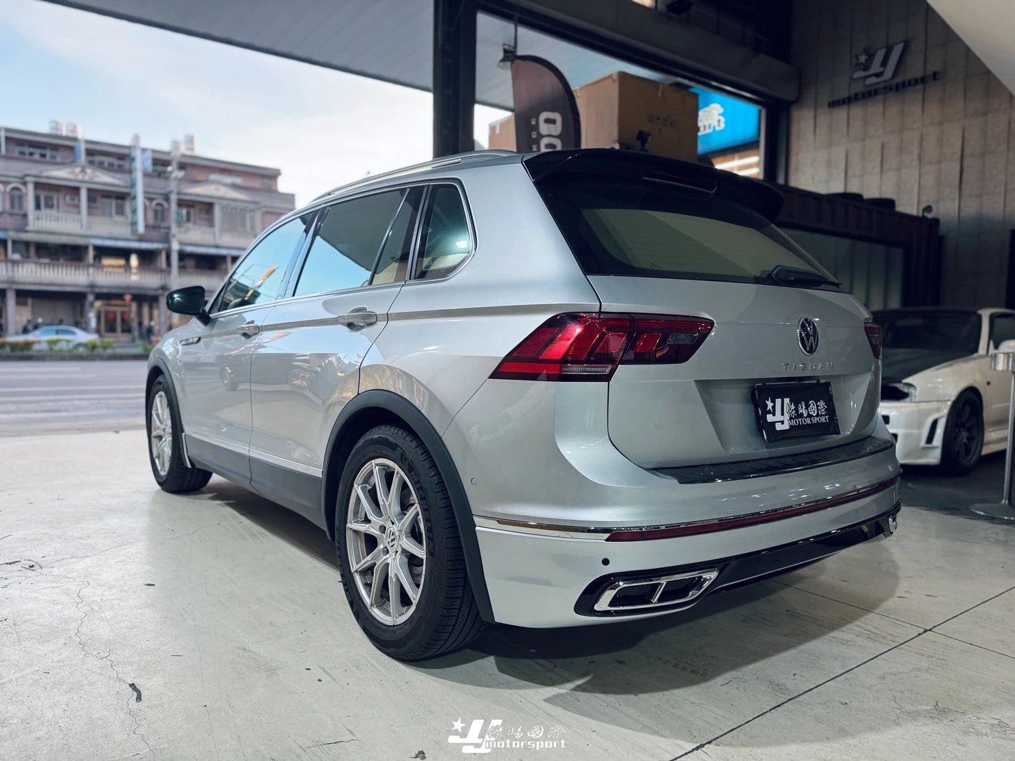 全新 福斯 TIGUAN 2021-2024 R-line 前保桿 前大包 輪弧 後保中段 後下巴 素材