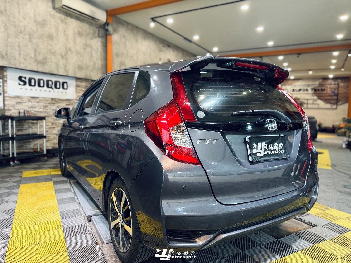 全新實車 HONDA FIT 14 15 16 17 18 年 3代 3.5代 RS版 尾翼 含烤漆