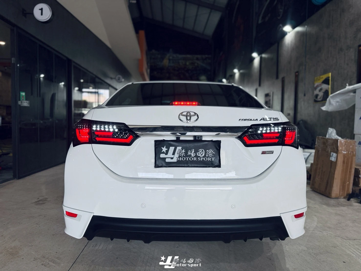 全新 ALTIS 11代 11.5代 2014 2015 16 17 18 年 序列式方向燈 黑框 紅光條 LED光柱 尾燈