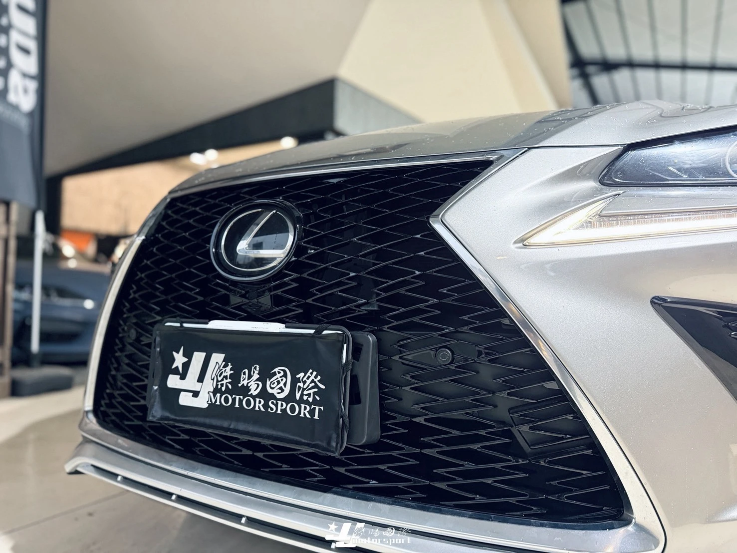 全新 LEXUS NX200 NX 2018 2019 亮黑 類F-SPORT 水箱罩 霧燈框 前下巴