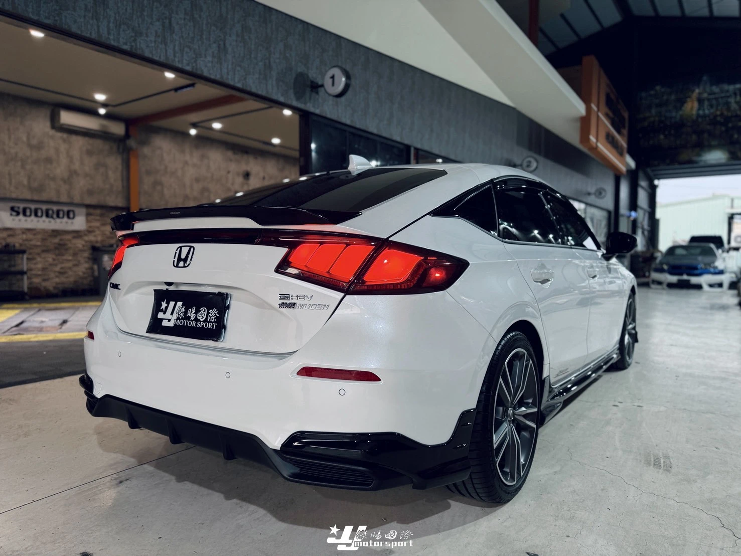 新 HONDA 喜美11代CIVIC11 FL4 FL5 日本正MUGEN無限紅色 貫穿式尾燈