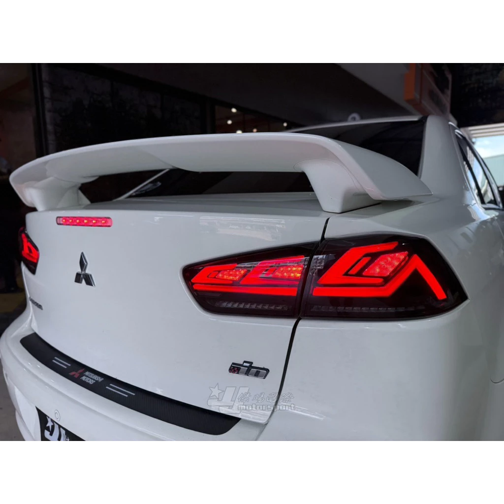 全新 鯊魚頭 FORTIS LANCER IO EVO 翼神 動態呼吸 心電圖版本 LED燻黑 尾燈 後燈