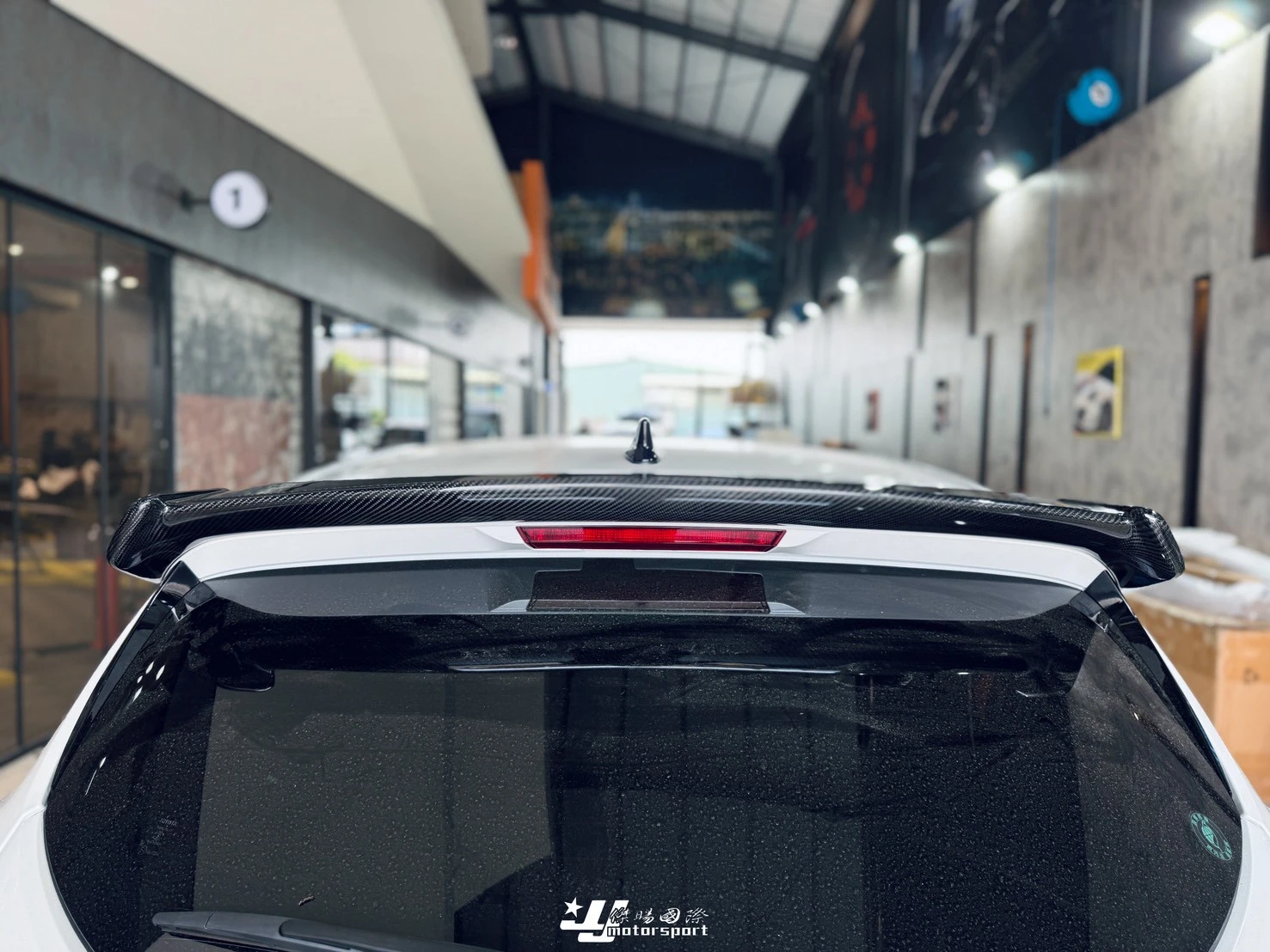 全新 TOYOTA AURIS COROLLA SPORT 碳纖維 卡夢 尾翼 後擾流