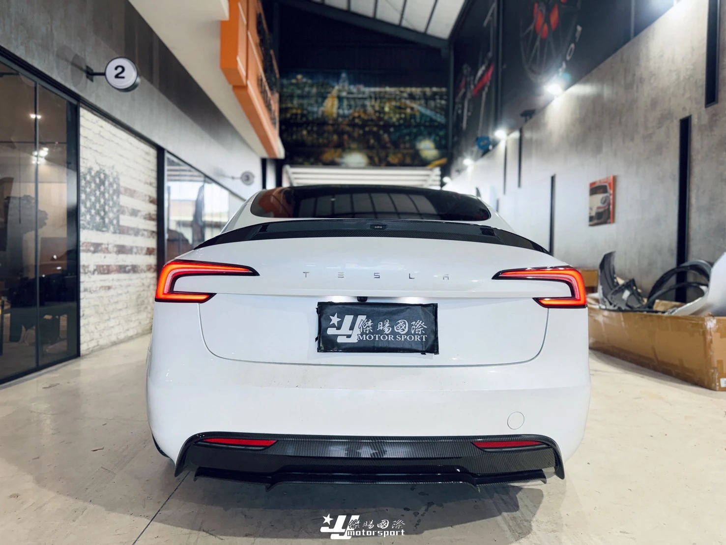 全新 特斯拉 TESLA MODEL3 MODEL 3 煥新3 正 ADRO 乾式碳纖維 乾碳 尾翼