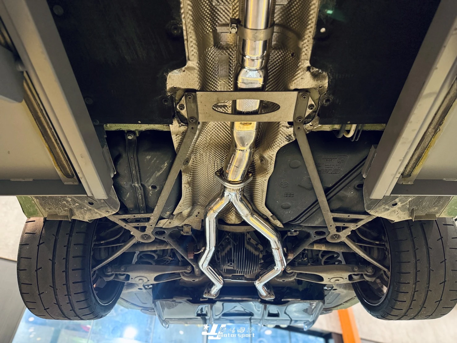 全新 寶馬 BMW F82 M4 升級 ARMYTRIX 電控 中尾段 排氣管+四出鍍金尾管