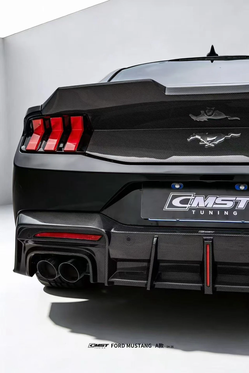 全新 野馬 MUSTANG 2024 2025- 七代 CMST A款 抽真空碳纖維 後箱蓋一體成形尾翼