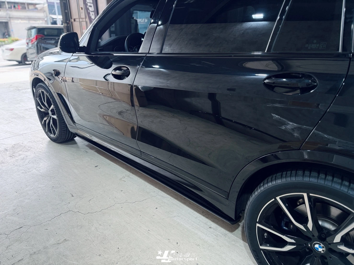 全新 寶馬 BMW G07 X7 電動側踏板 伸縮 登車踏板 車側踏版 側踏板 防滑