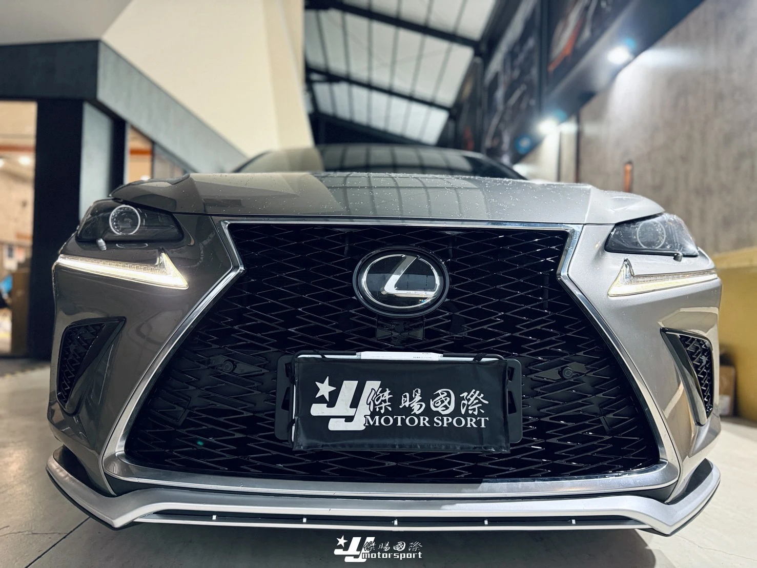 全新 LEXUS NX200 NX 2018 2019 亮黑 類F-SPORT 水箱罩 霧燈框 前下巴