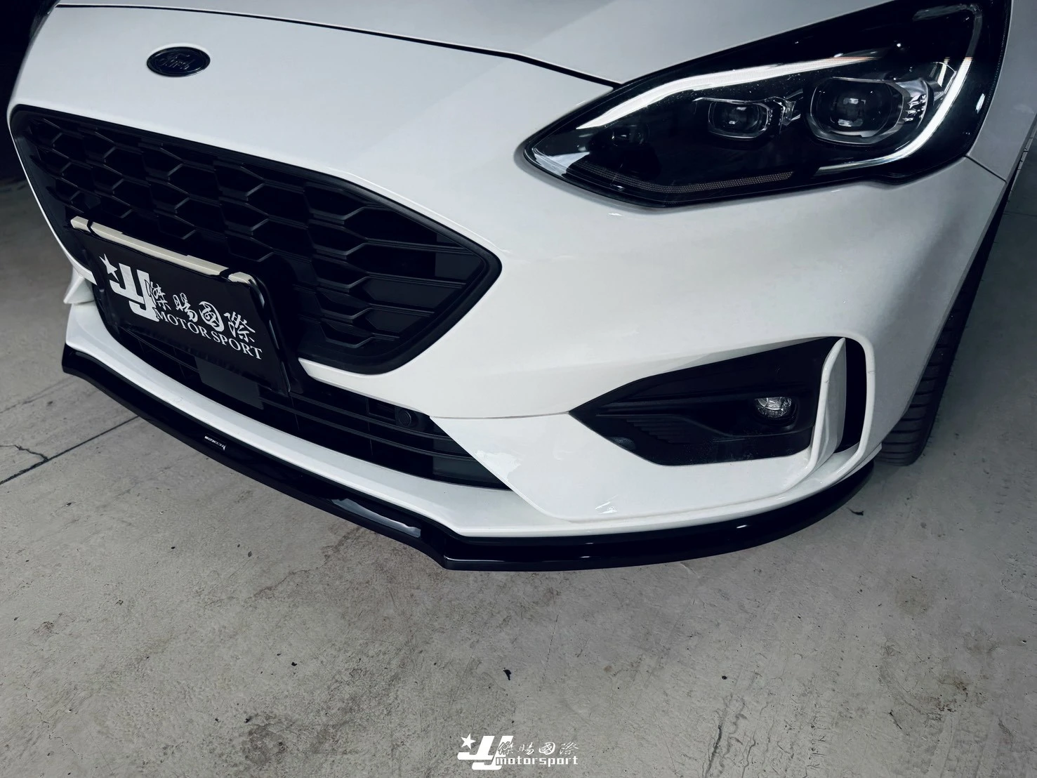 新 福特 FOCUS MK4 ST-LINE MD Maxton Design V.3 亮黑 前下巴