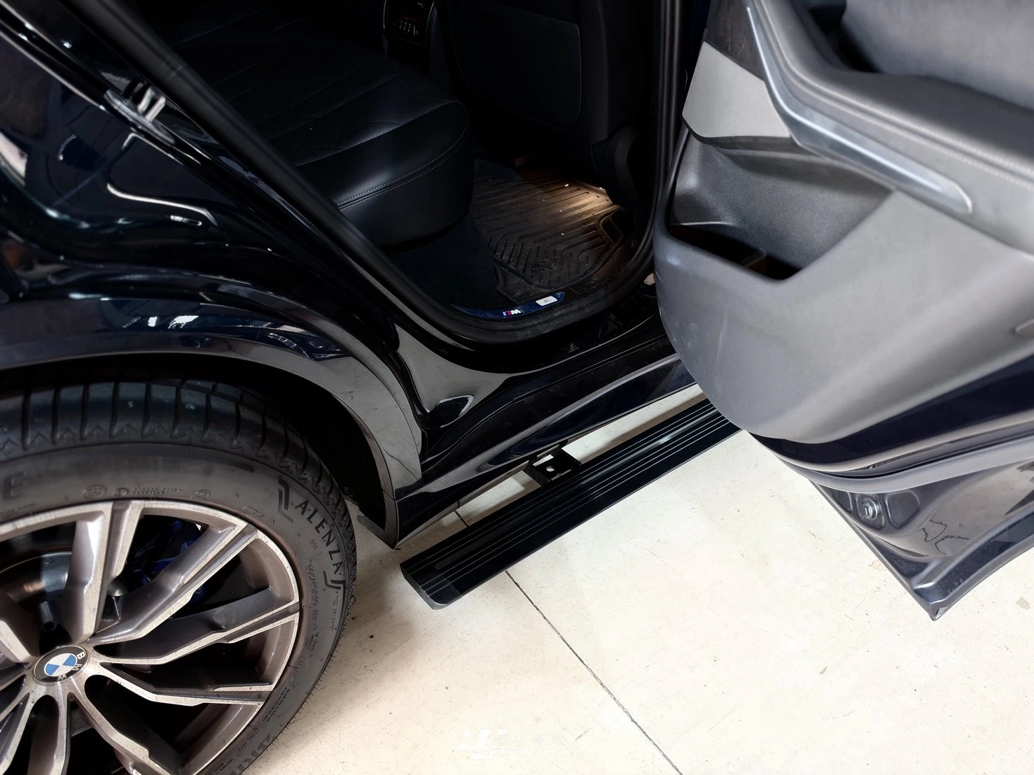 全新 寶馬 BMW G05 X5 電動側踏板 伸縮 登車踏板 車側踏版 側踏板 防滑