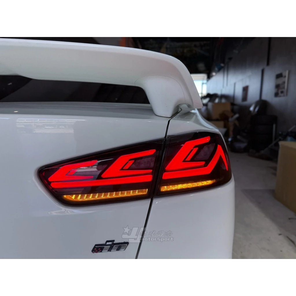 全新 鯊魚頭 FORTIS LANCER IO EVO 翼神 動態呼吸 心電圖版本 LED燻黑 尾燈 後燈