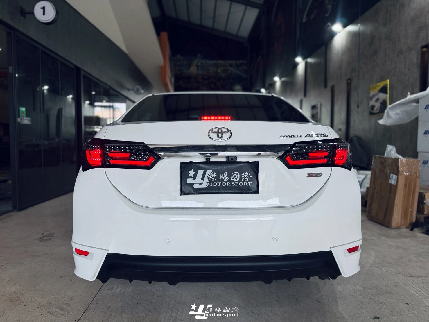 全新 ALTIS 11代 11.5代 2014 2015 16 17 18 年 序列式方向燈 黑框 紅光條 LED光柱 尾燈