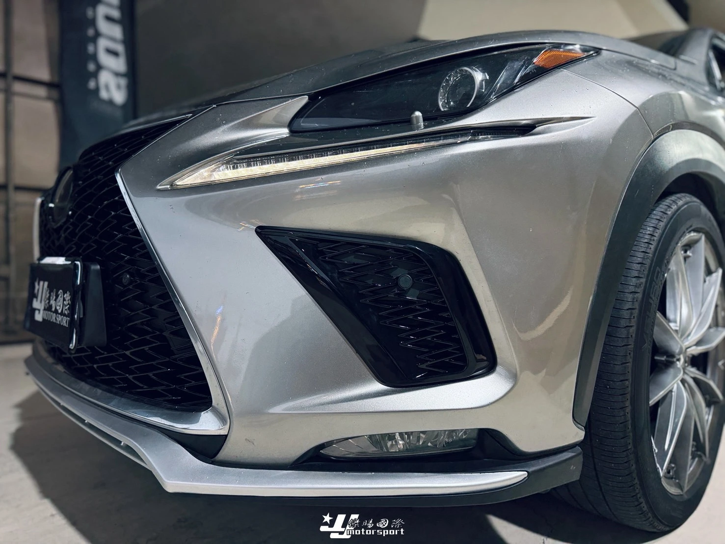全新 LEXUS NX200 NX 2018 2019 亮黑 類F-SPORT 水箱罩 霧燈框 前下巴